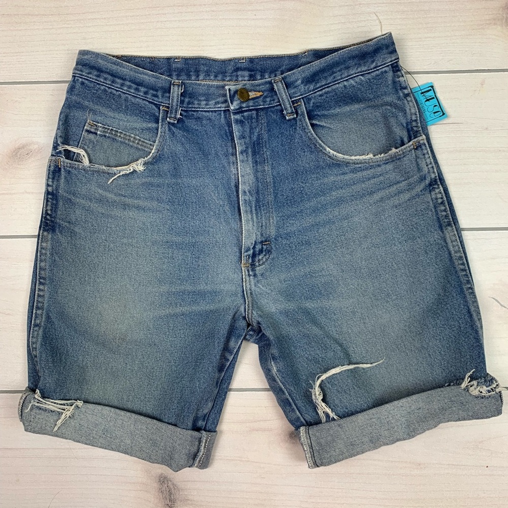 Vintage Wrangler denim cut off shorts. 34